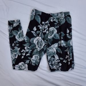 XL Black and White Rose Leggings